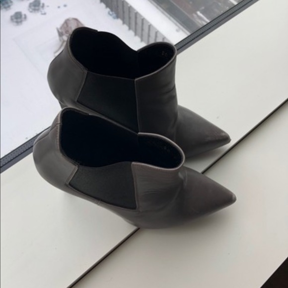 Saint Laurent Pointed Booties - Picture 3 of 12